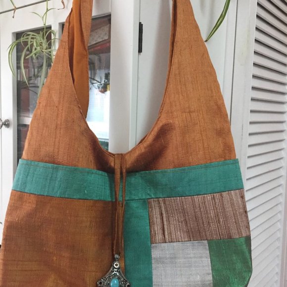 100" silk bag made in Cambodia - Picture 5 of 6